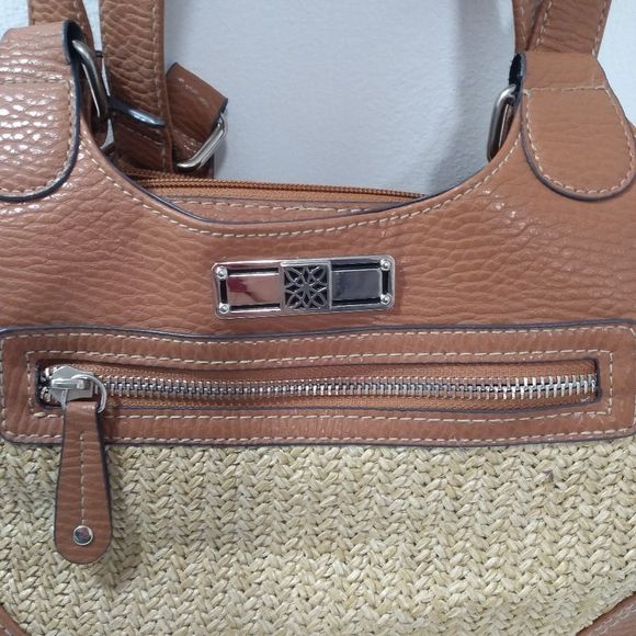 Cute Purse. Lots Of Storage. - Picture 4 of 4